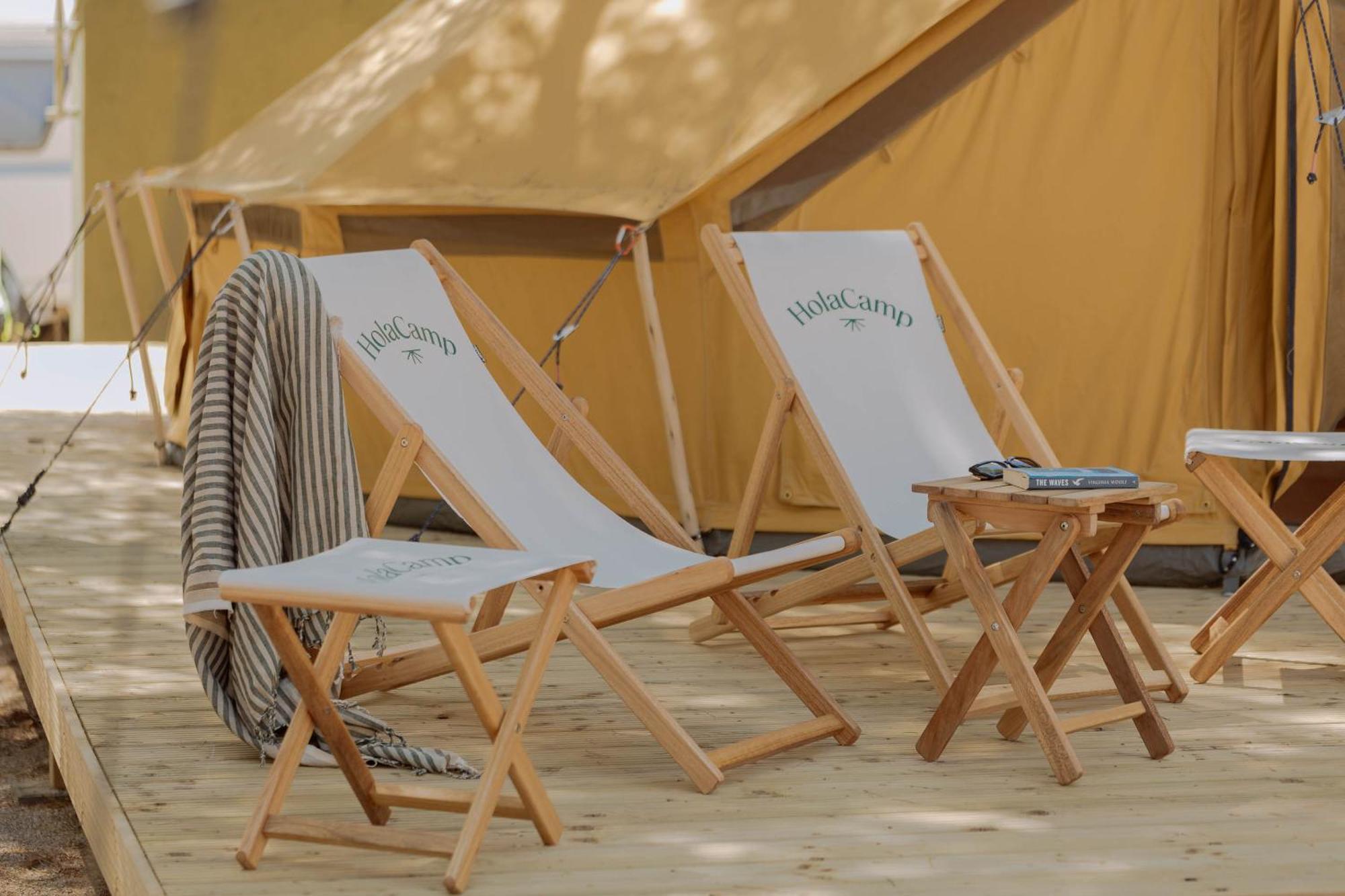 Отель Holacamp Sitges Fun Экстерьер фото