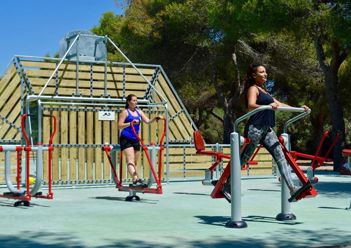 Отель Holacamp Sitges Fun Экстерьер фото