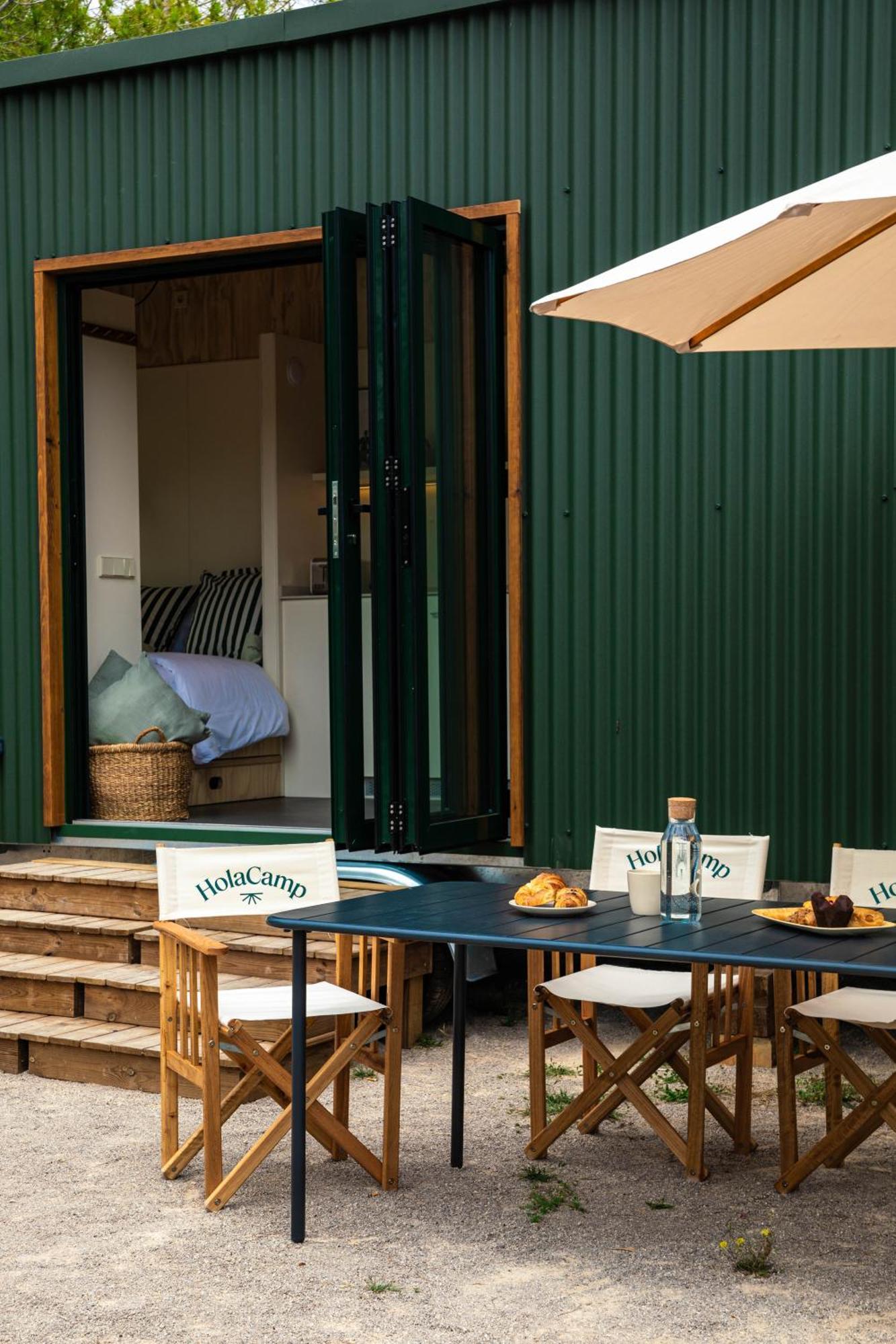 Отель Holacamp Sitges Fun Экстерьер фото