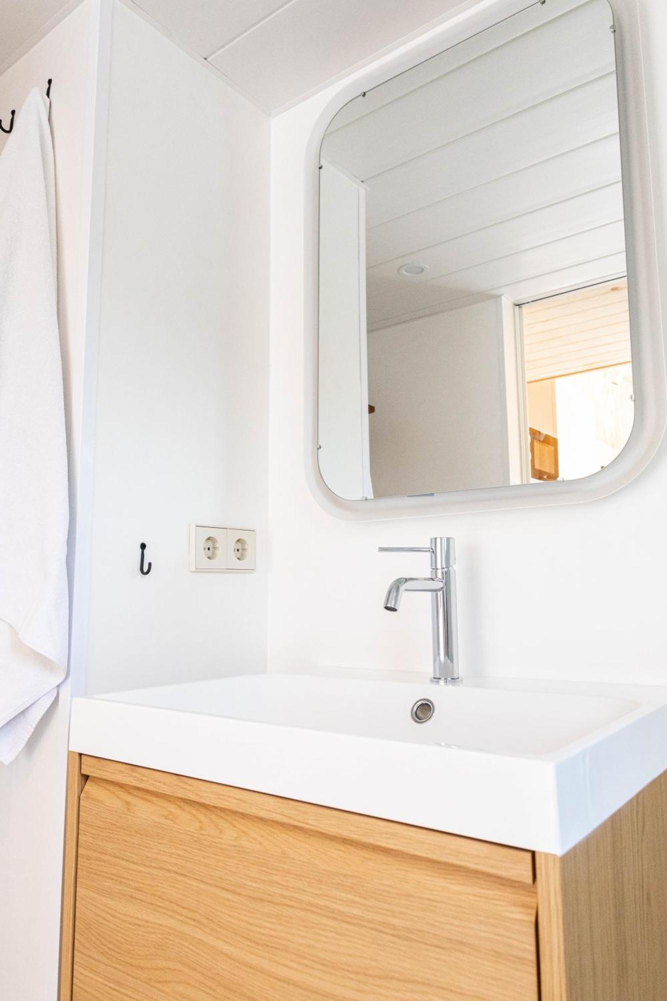 Отель Holacamp Sitges Fun Экстерьер фото