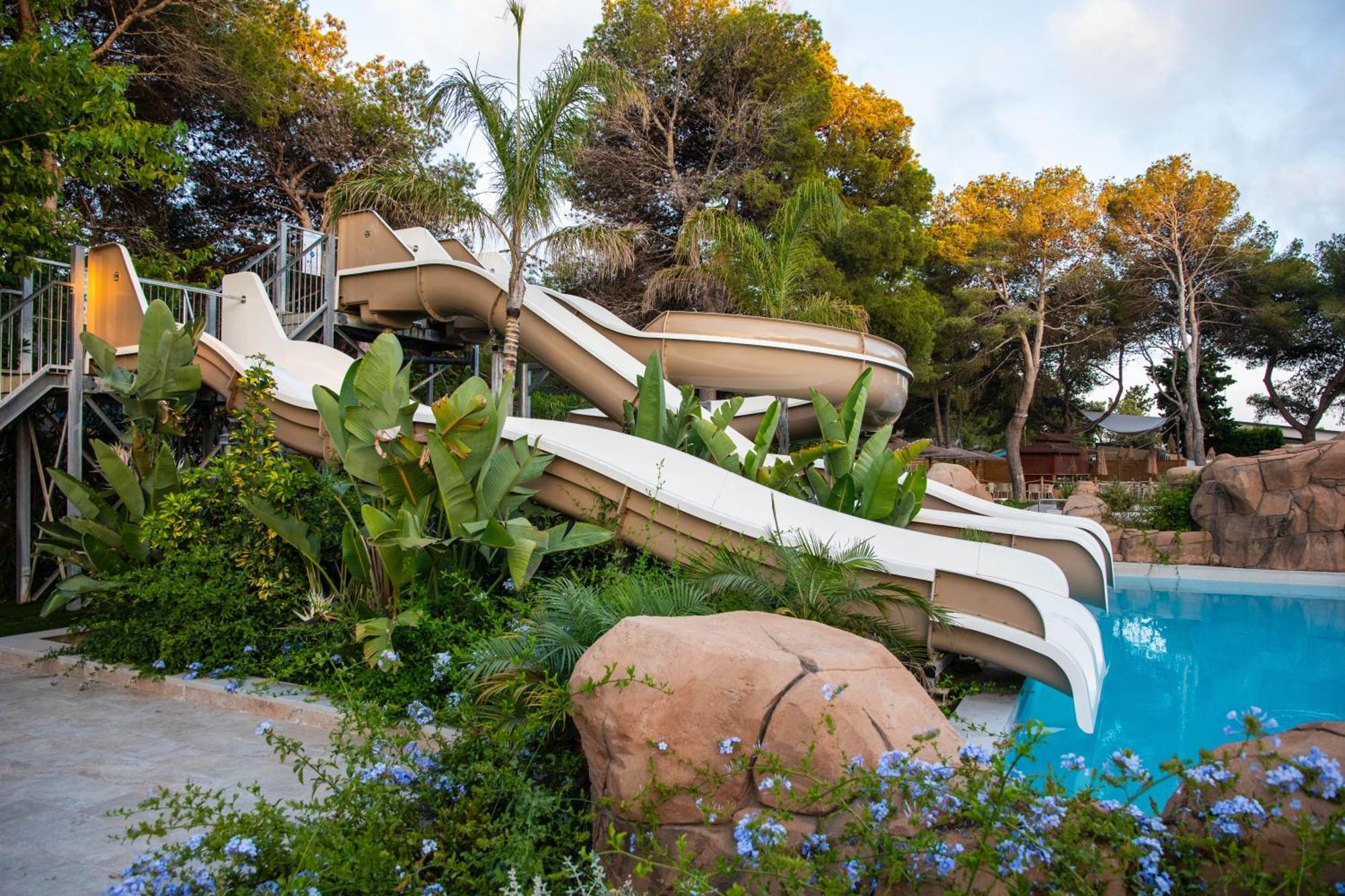 Отель Holacamp Sitges Fun Экстерьер фото
